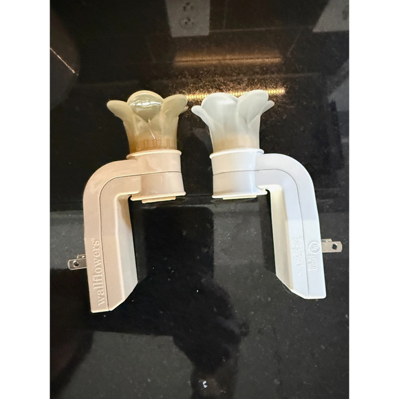 Bath & Body Works Wallflower Plugin Home Fragrance Diffuser Set Of 2 NO Lights - Picture 3 of 11